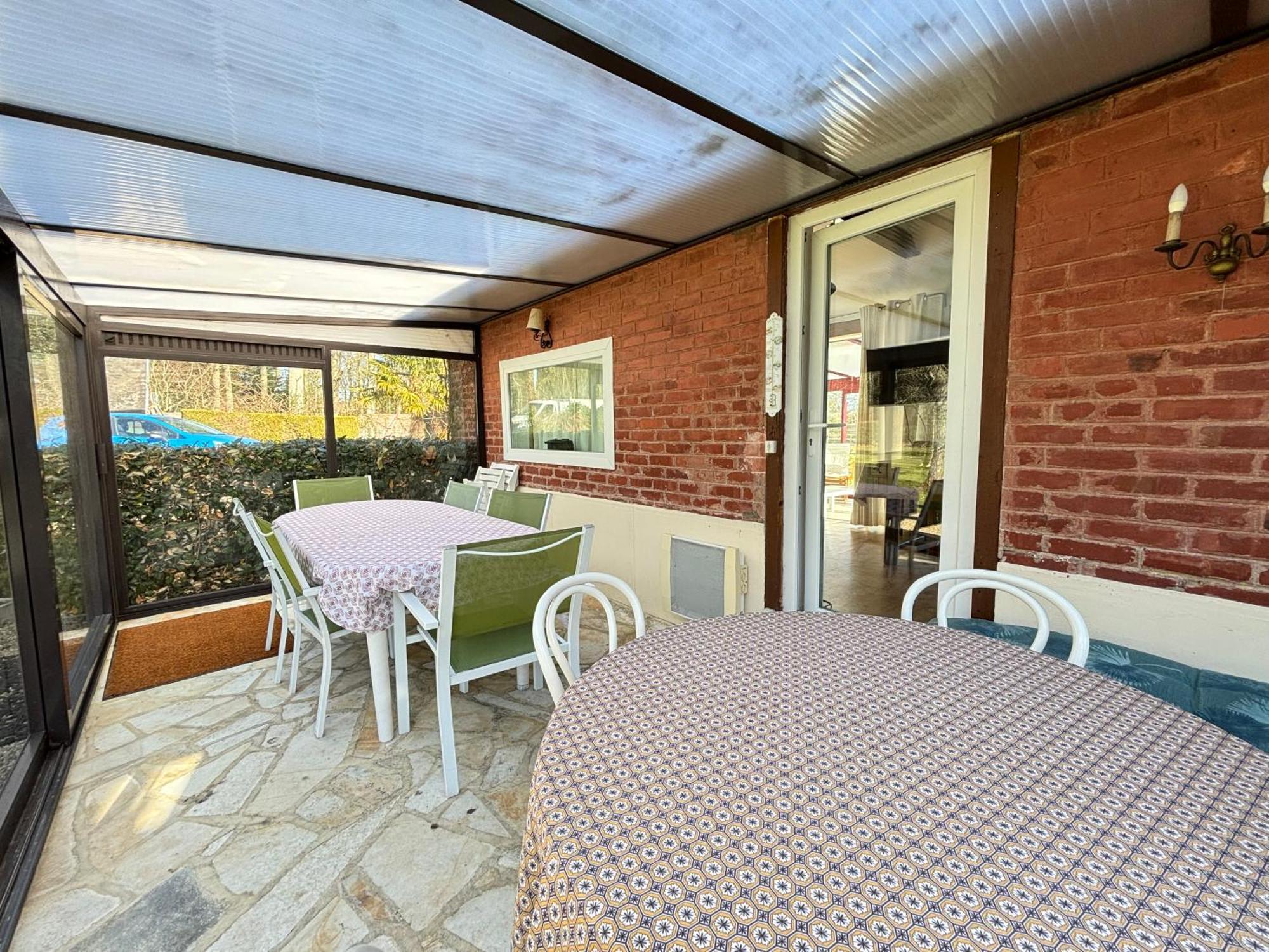 Maison De Campagne Lumineuse Spacieuse Dans Impasse Au Calme A Proximite D'Un Chateau Deux Verandas Grand Jardin Cabane Pour Velos, Pres Port En Bessin Et Bayeux, Proche Plages Du Debarquement Commes Exterior photo