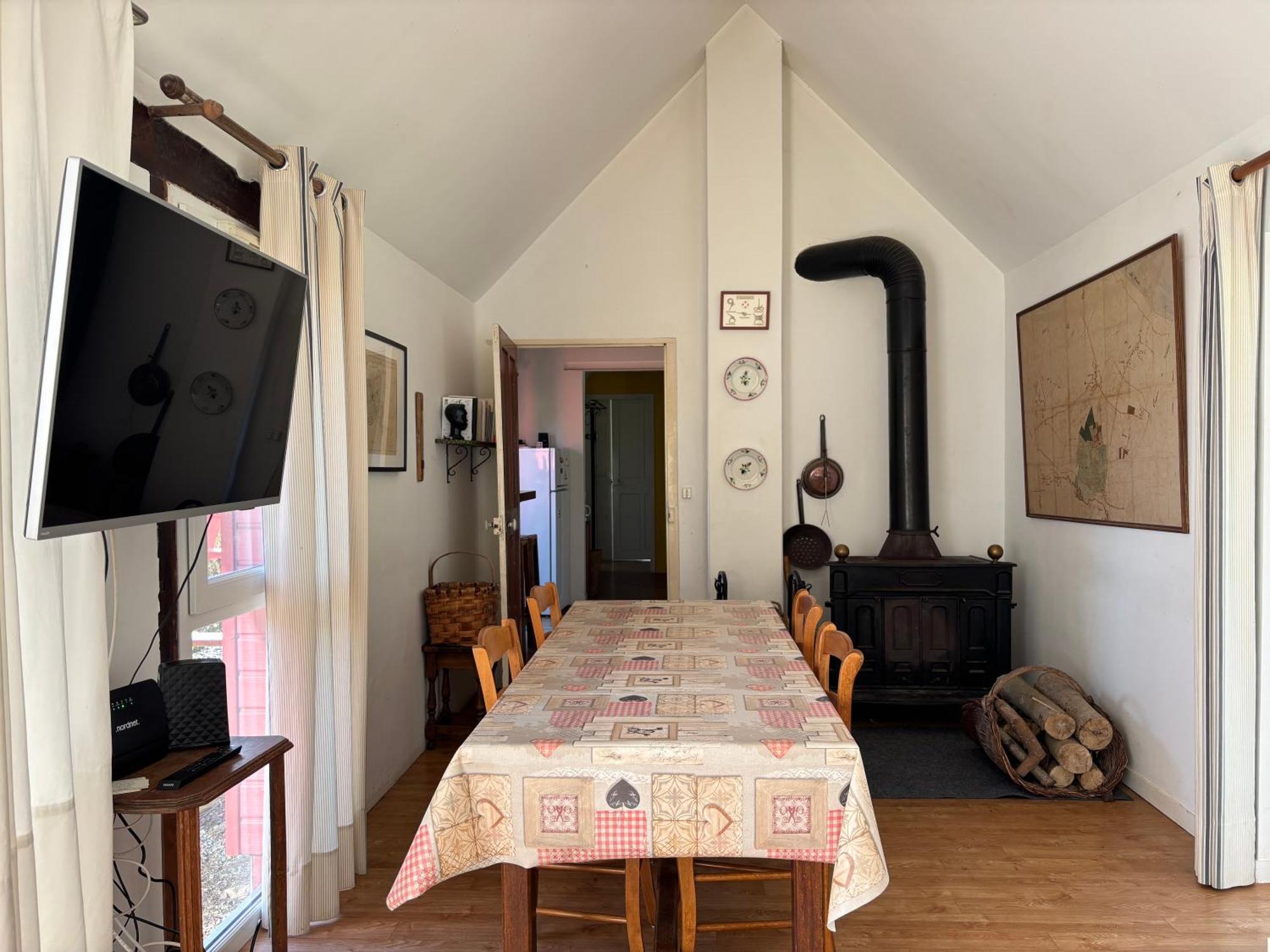 Maison De Campagne Lumineuse Spacieuse Dans Impasse Au Calme A Proximite D'Un Chateau Deux Verandas Grand Jardin Cabane Pour Velos, Pres Port En Bessin Et Bayeux, Proche Plages Du Debarquement Commes Exterior photo