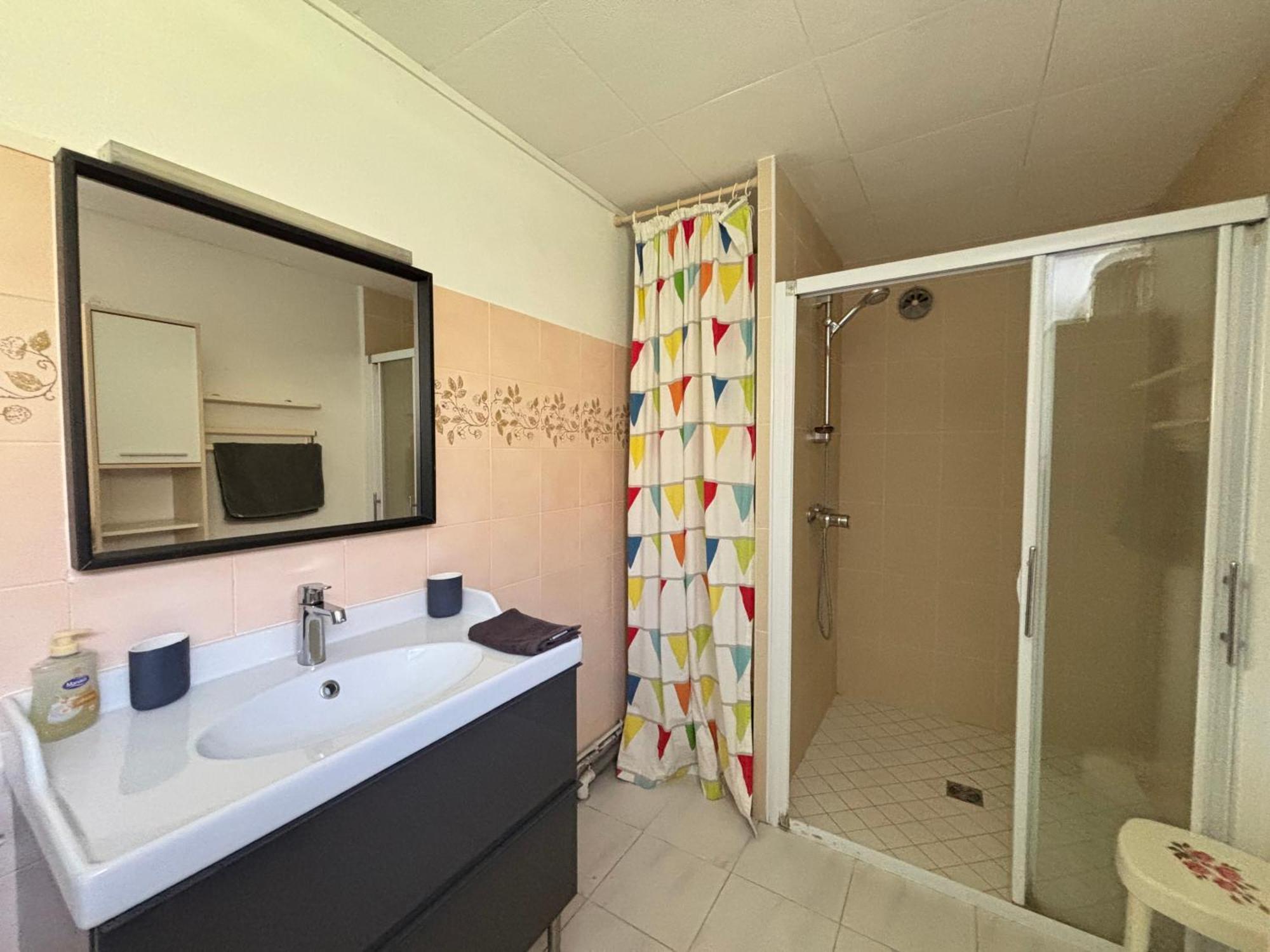 Maison De Campagne Lumineuse Spacieuse Dans Impasse Au Calme A Proximite D'Un Chateau Deux Verandas Grand Jardin Cabane Pour Velos, Pres Port En Bessin Et Bayeux, Proche Plages Du Debarquement Commes Exterior photo