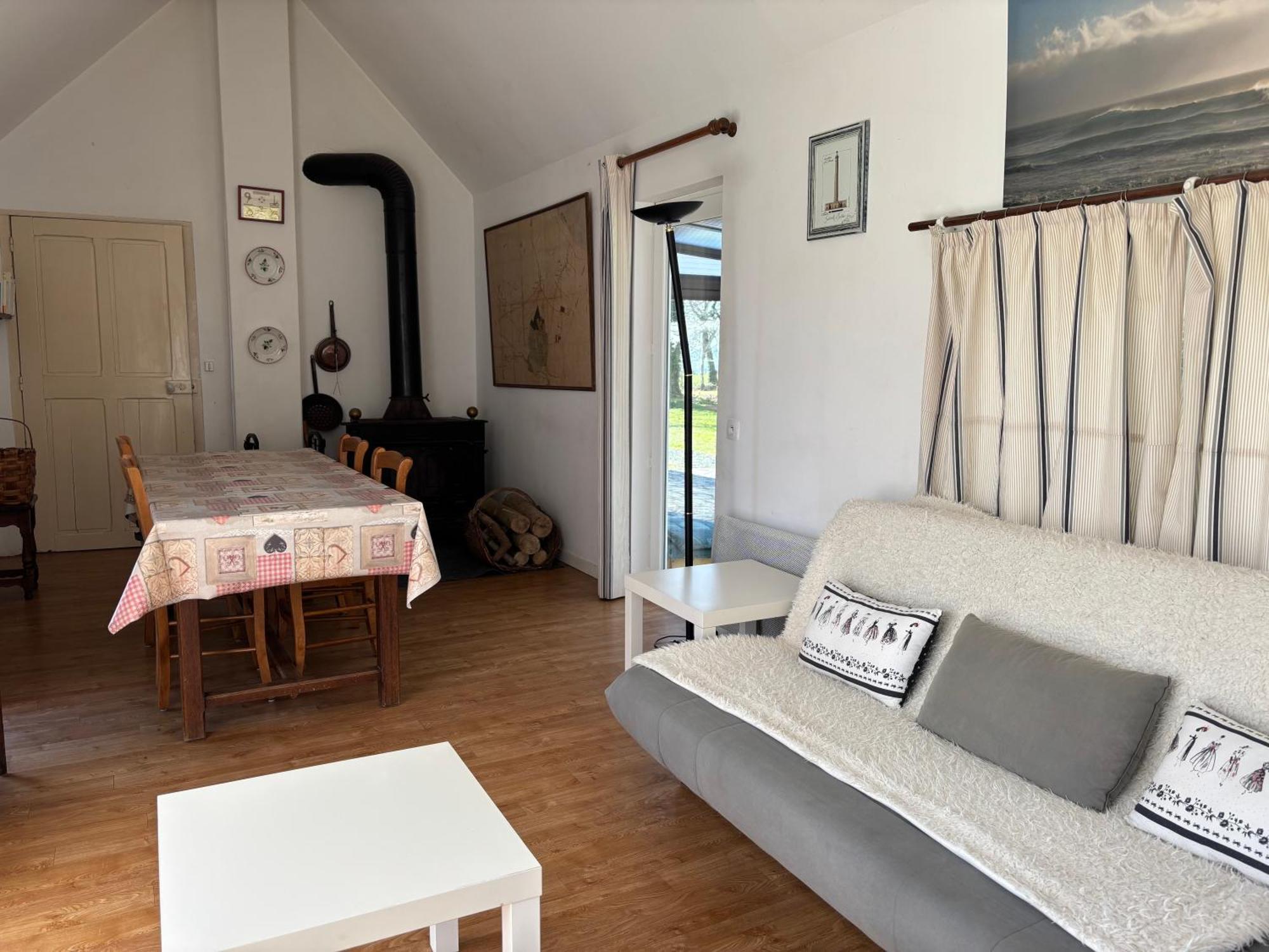 Maison De Campagne Lumineuse Spacieuse Dans Impasse Au Calme A Proximite D'Un Chateau Deux Verandas Grand Jardin Cabane Pour Velos, Pres Port En Bessin Et Bayeux, Proche Plages Du Debarquement Commes Exterior photo